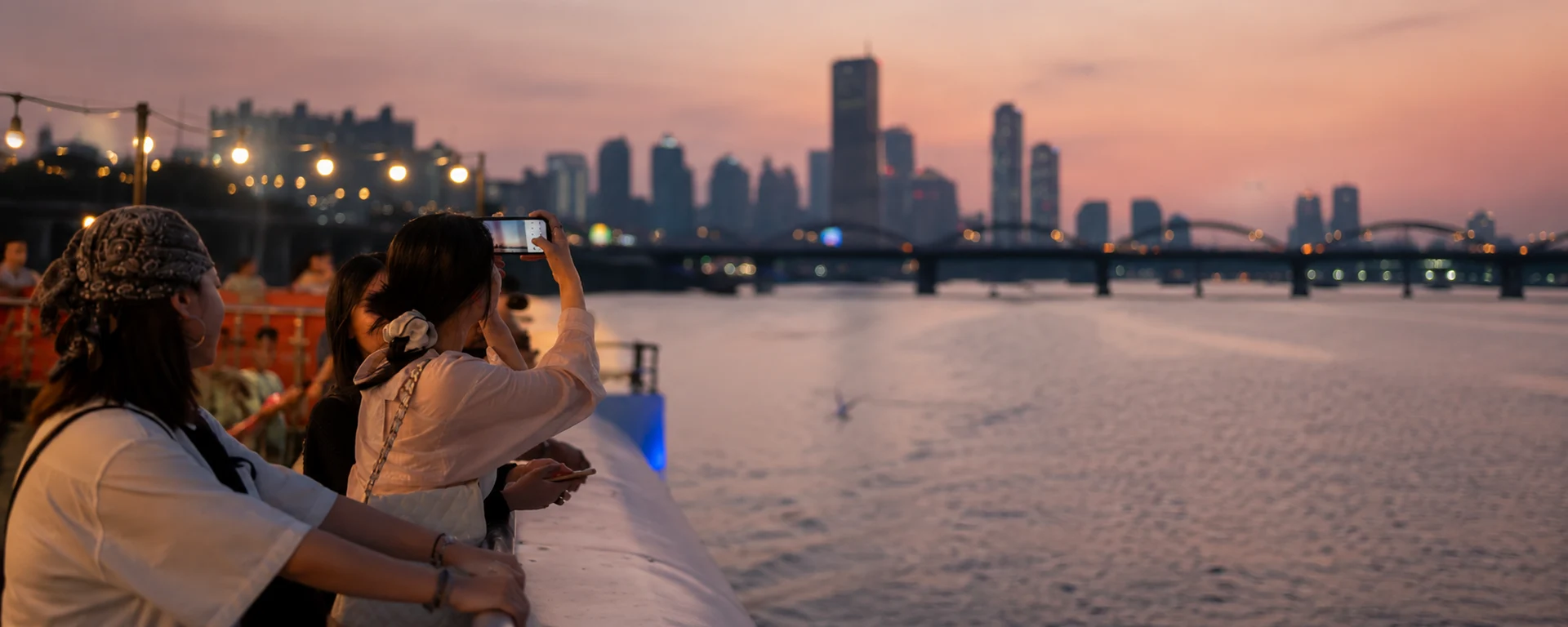 Seoul Cruise · 1